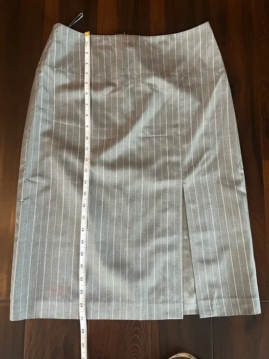 Silk Banana Republic Gray Pinstripe Pencil Skirt with Side Slit - Picture 5 of 5